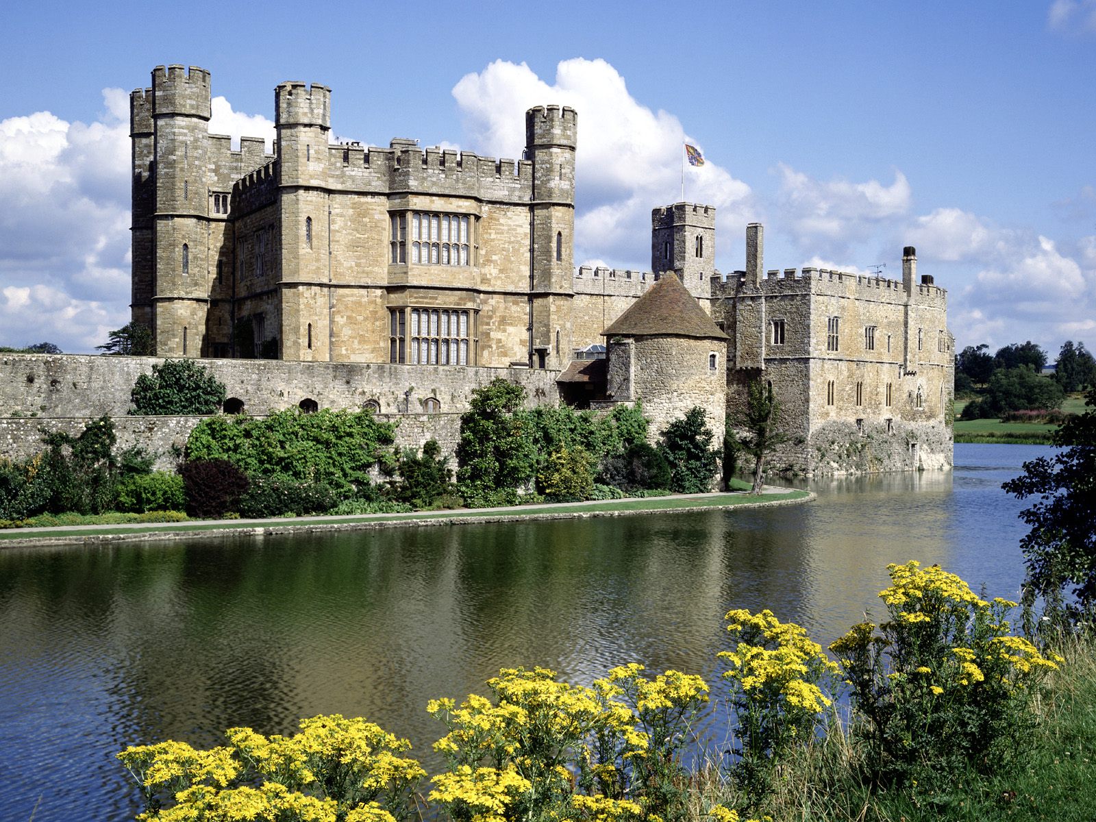 Leeds Castle Kent England502407959